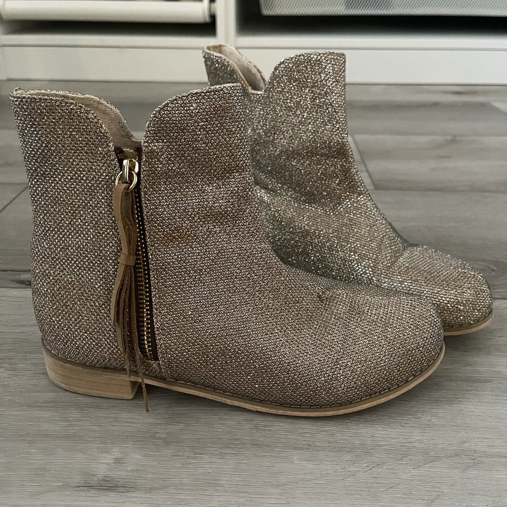 Ankle boots
